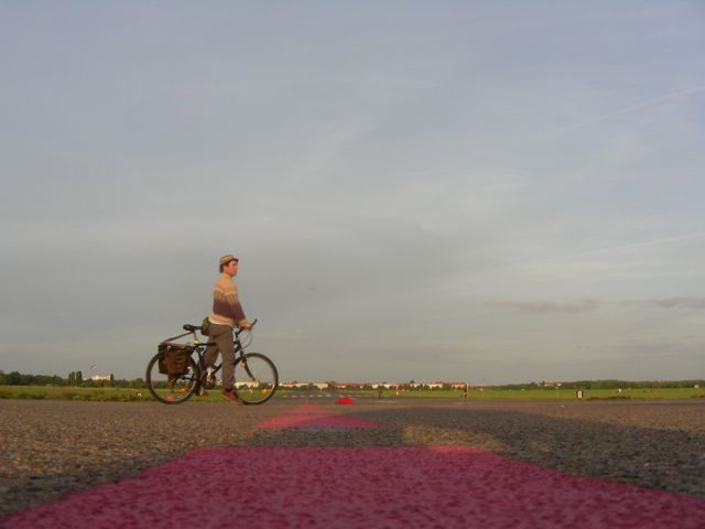 Flughafen Tempelhof is used as a park now