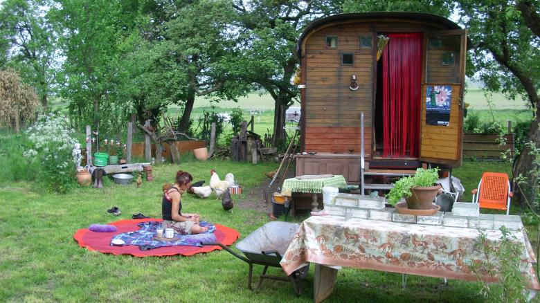 Visiting our Circus Wagon at Plendelhof